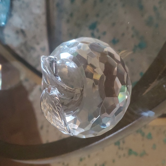 Crystal Apple Paperweight - Picture 4 of 4